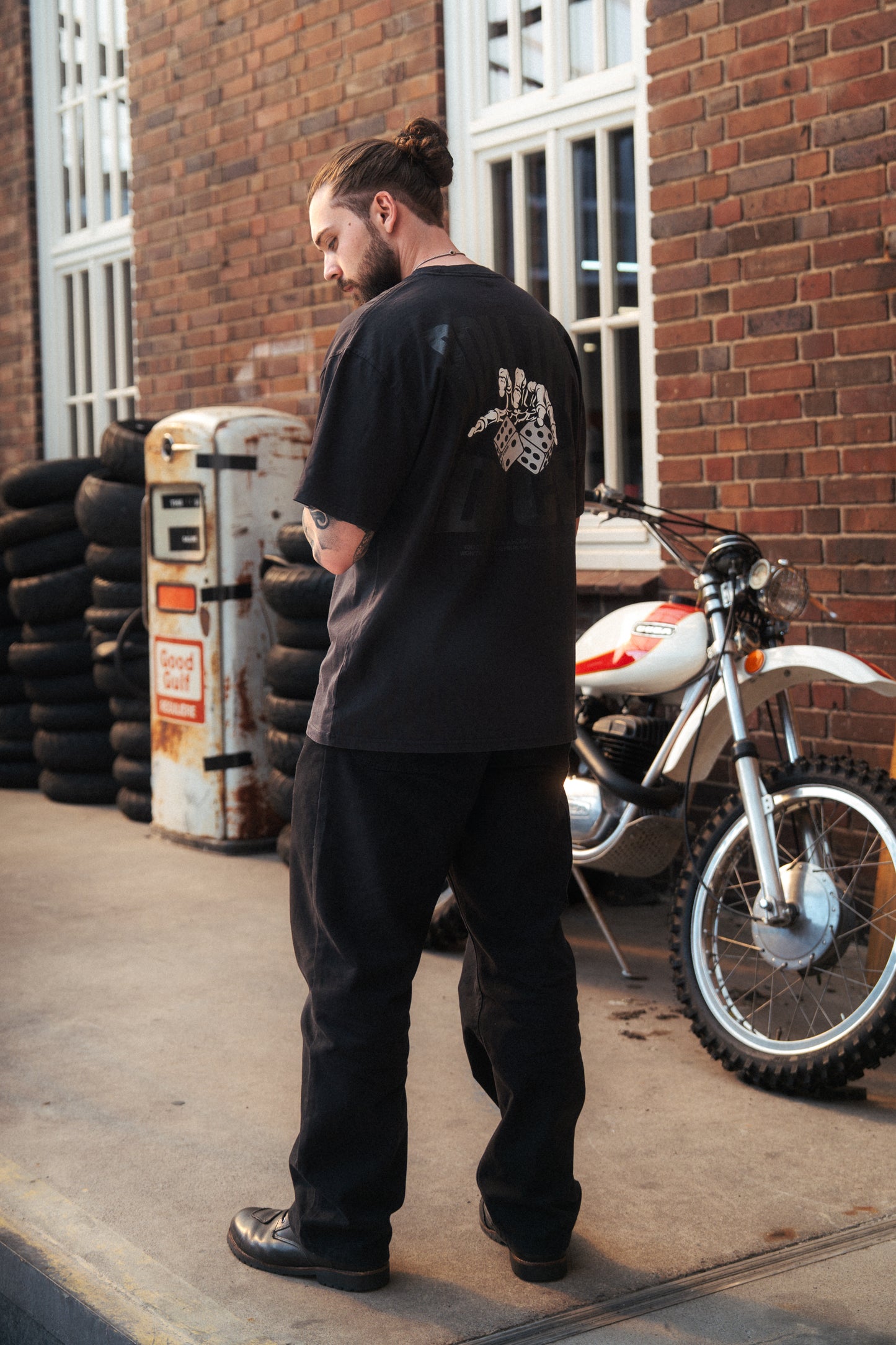 ROLL THE DICE TEE FADED BLACK