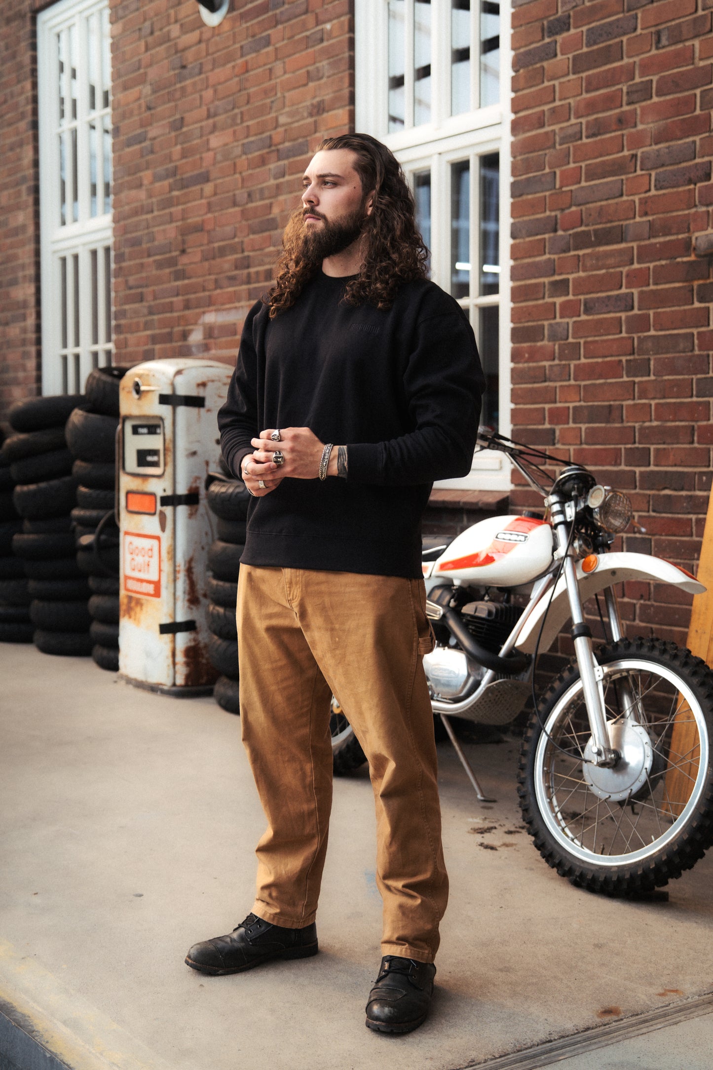 REDWOOD LEGACY SWEAT BLACK