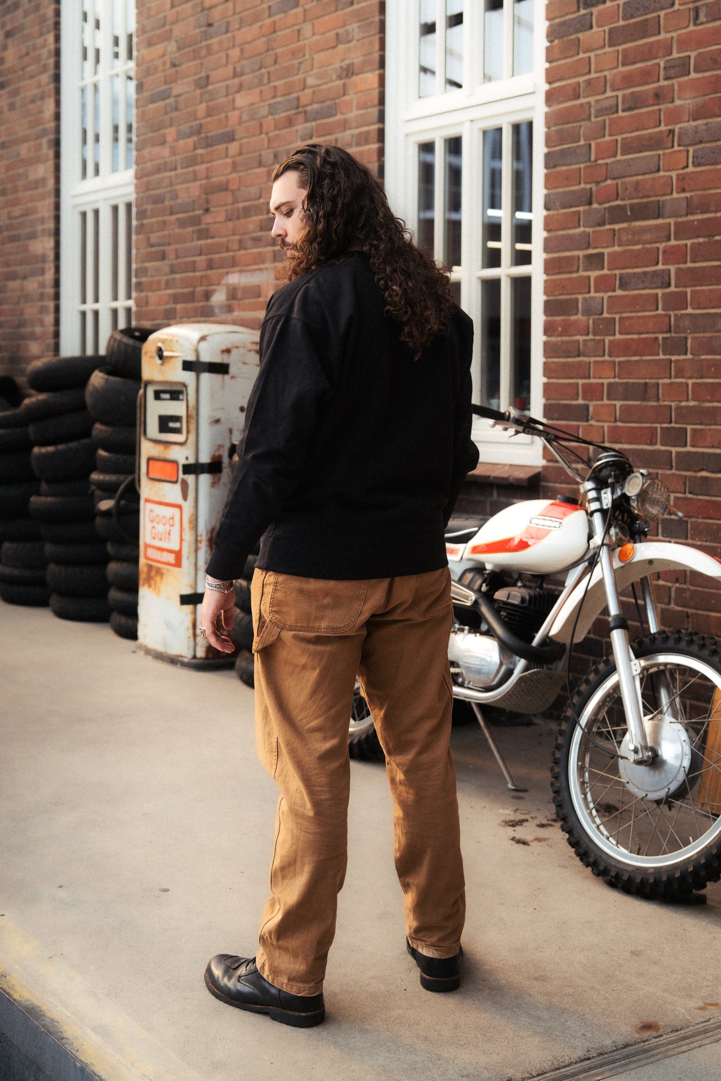 REDWOOD LEGACY SWEAT BLACK