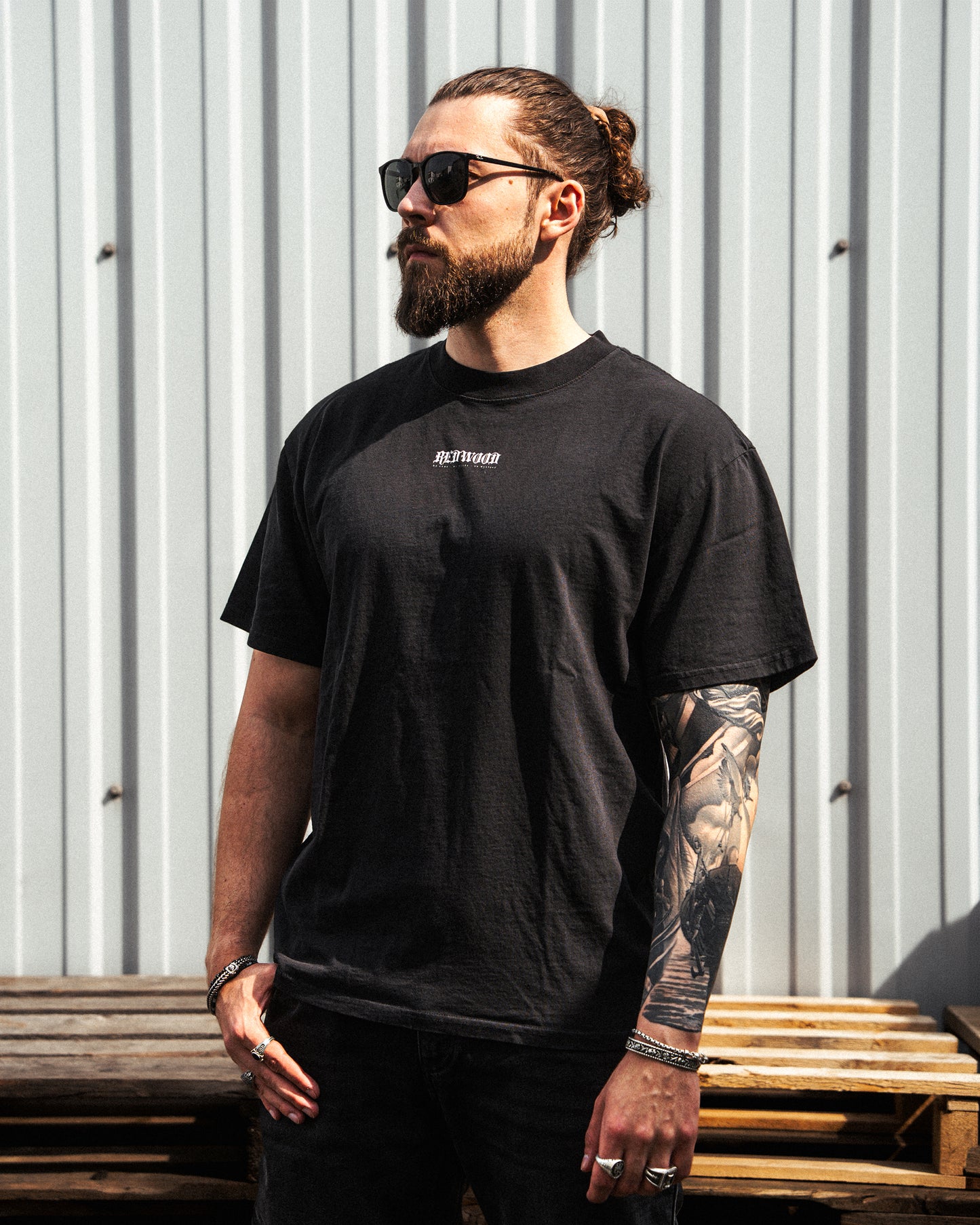 DOMINATION OVERSIZED TEE